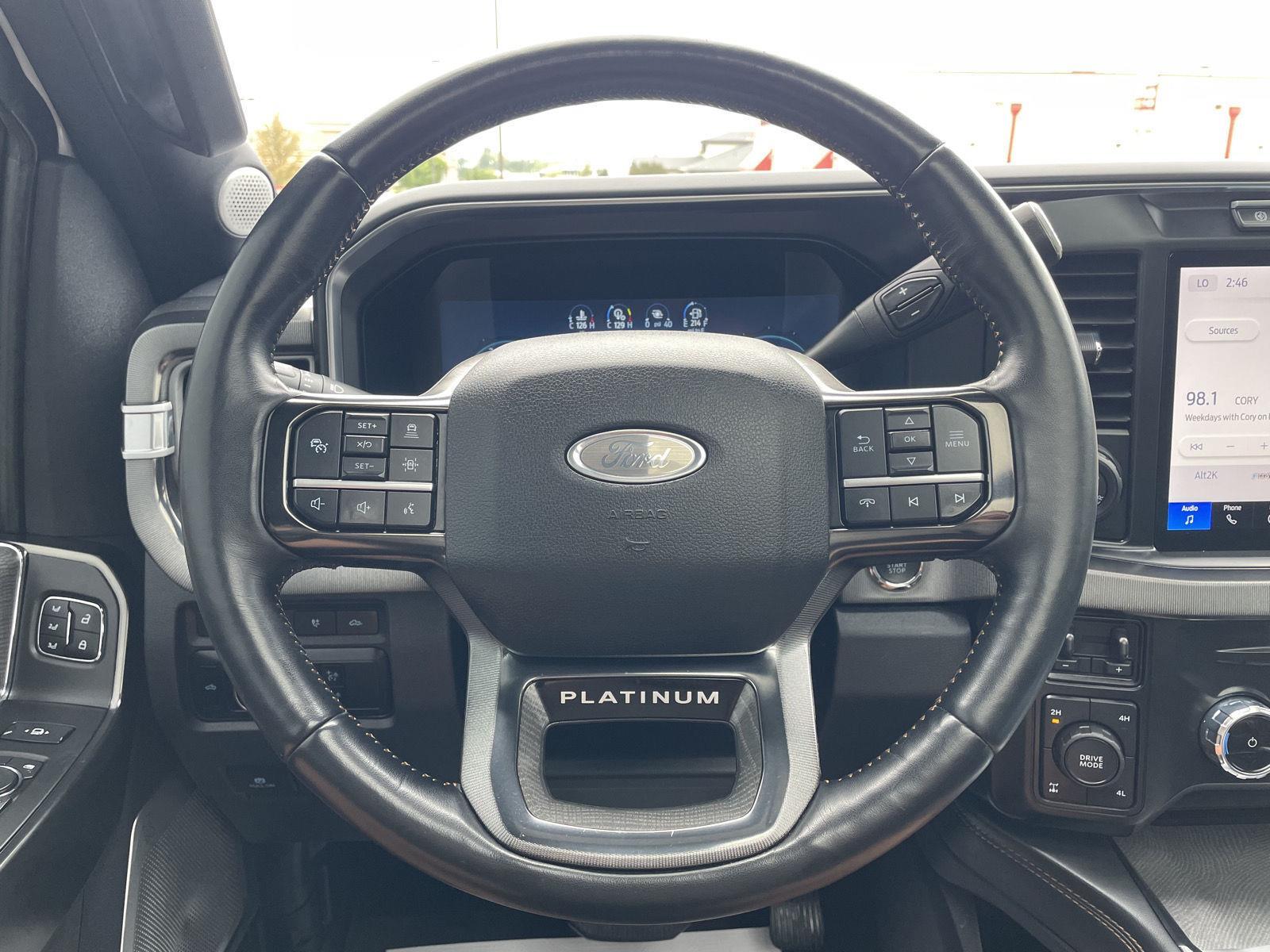 Vehicle photo 12