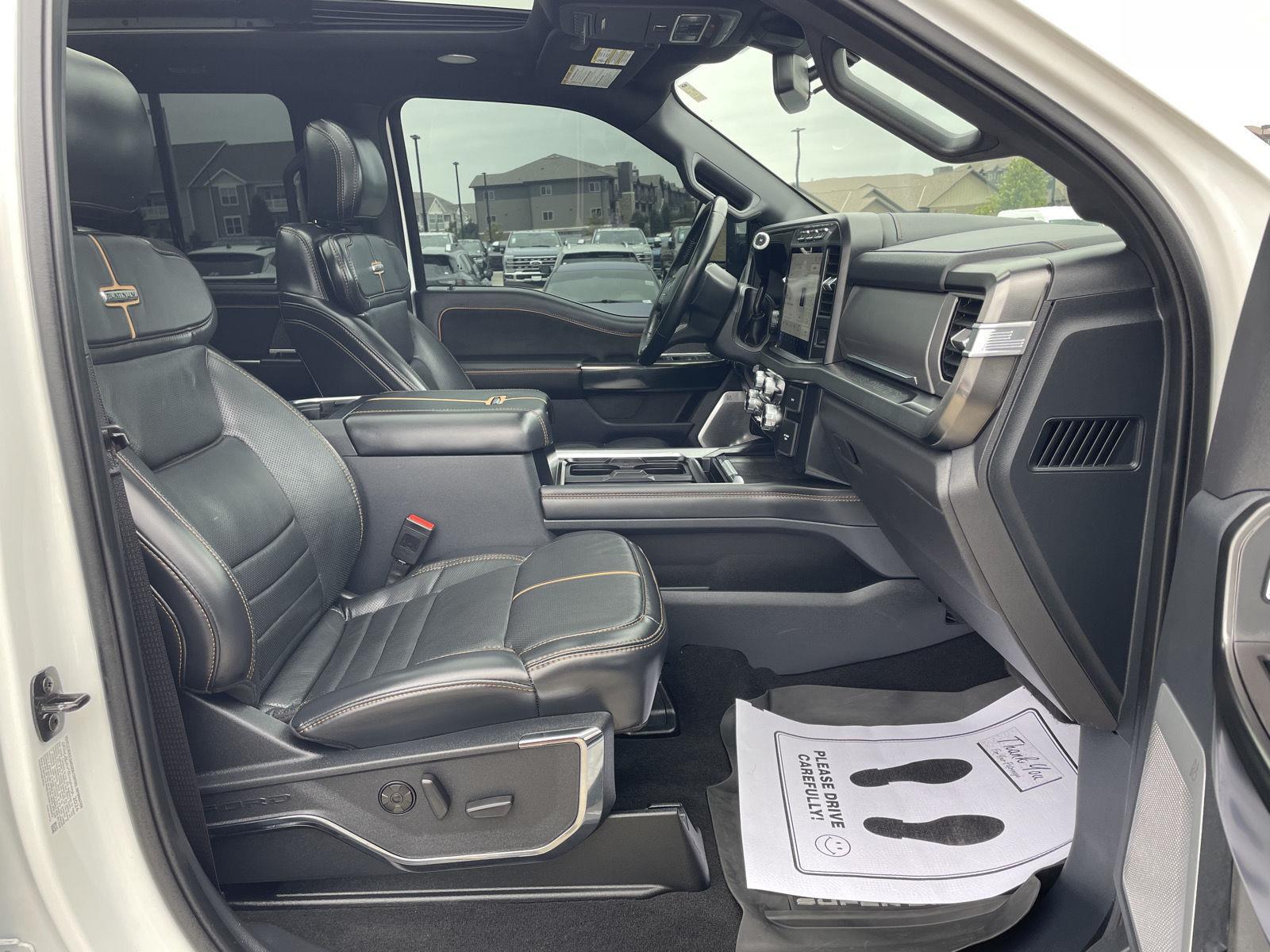 Vehicle photo 19