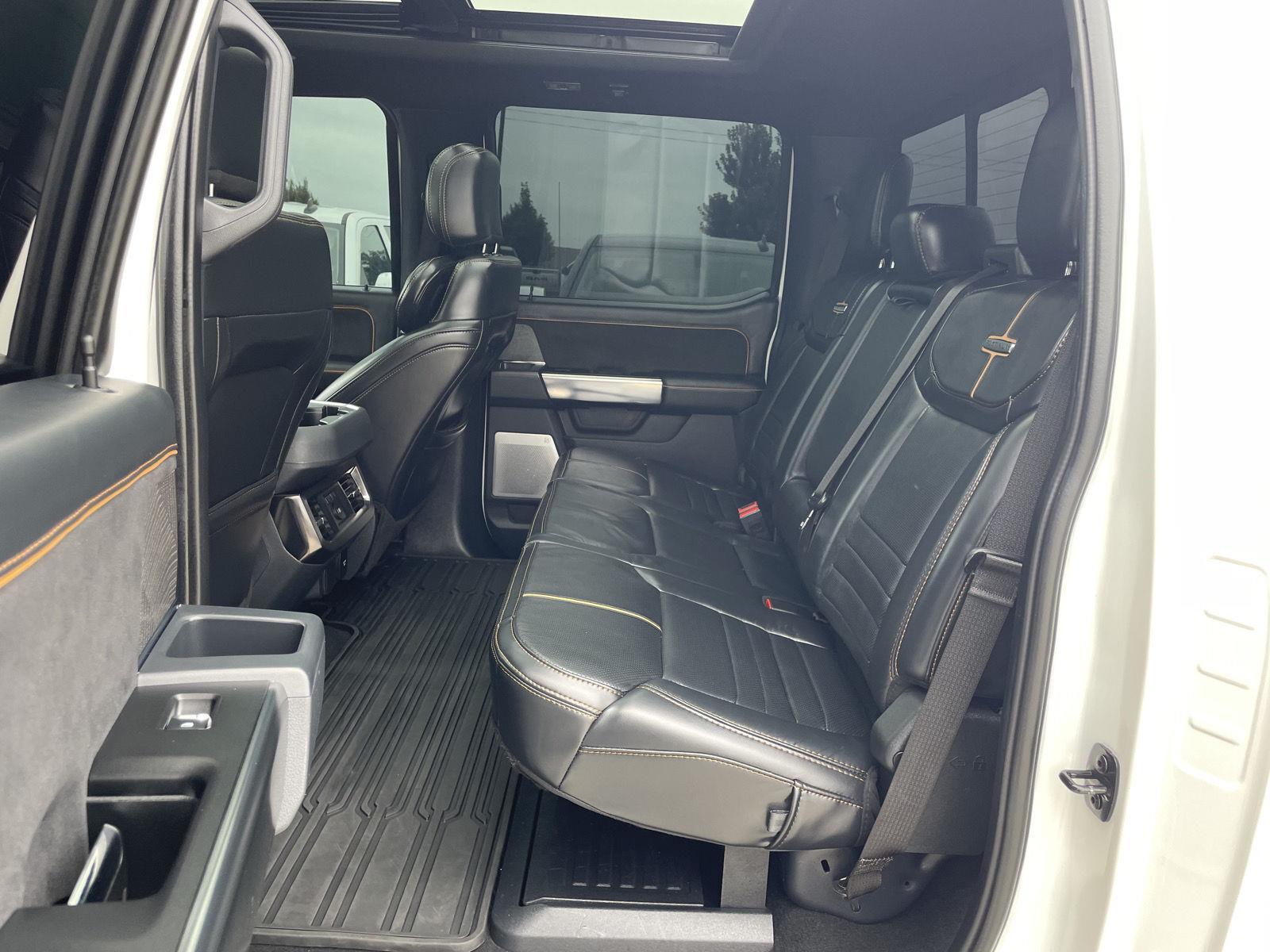 Vehicle photo 20