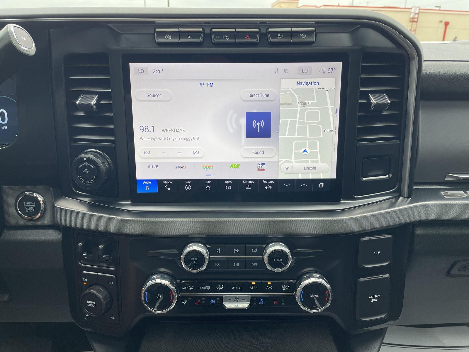 Vehicle photo 24