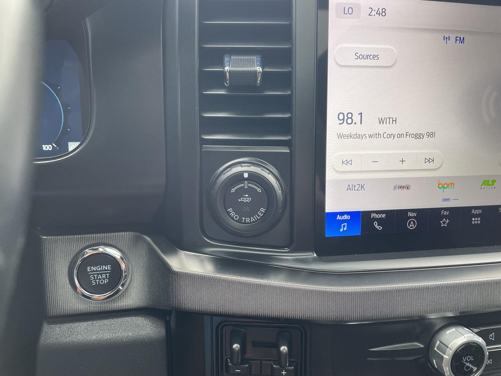 Vehicle photo 34