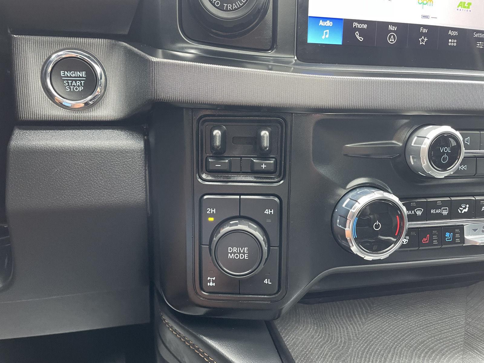 Vehicle photo 35