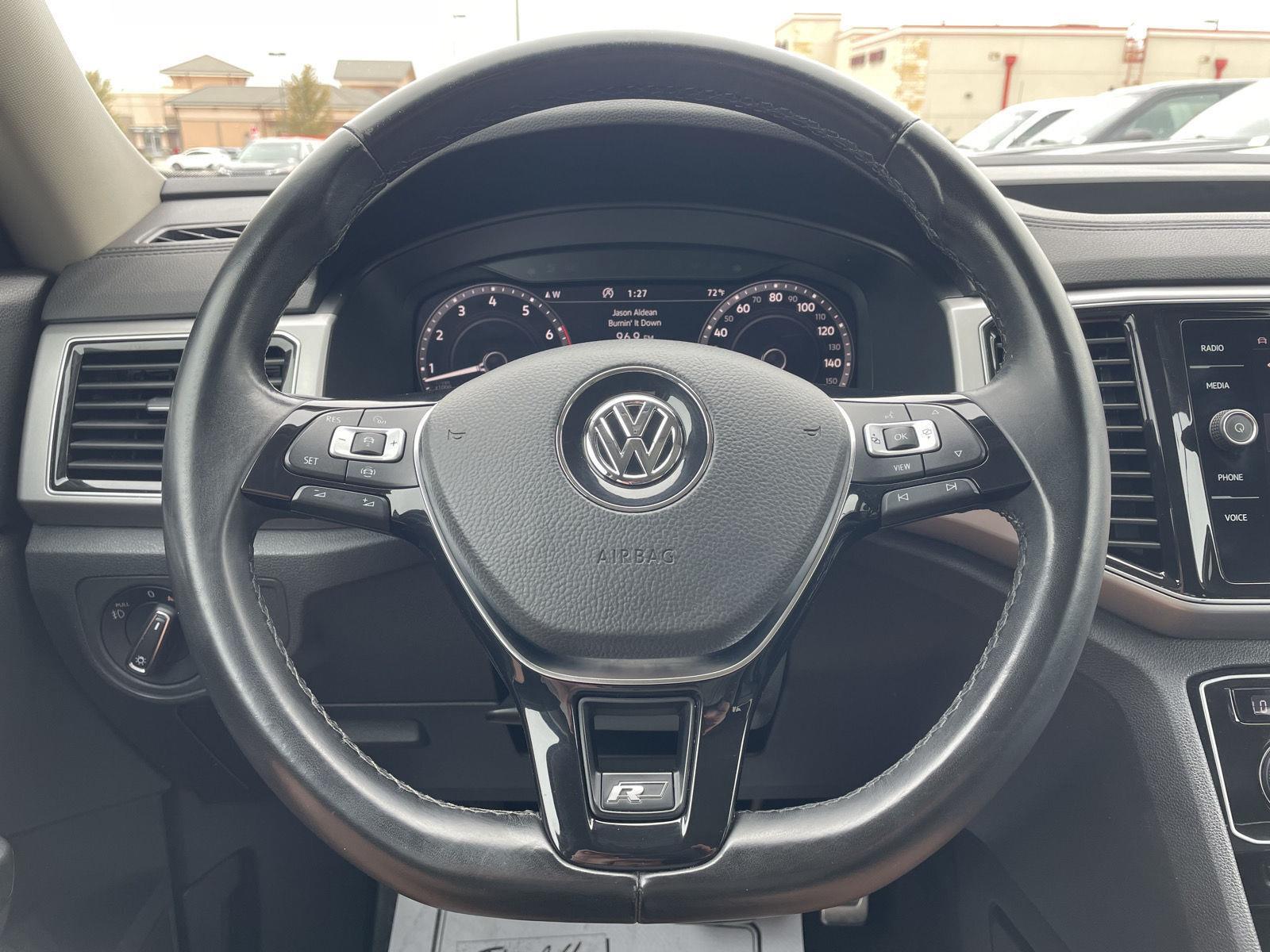 Vehicle photo 12