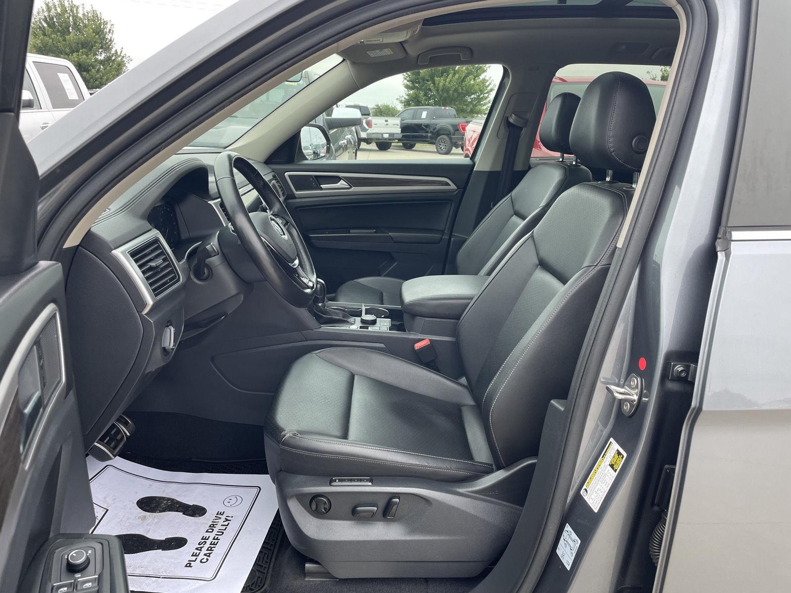 Vehicle photo 17