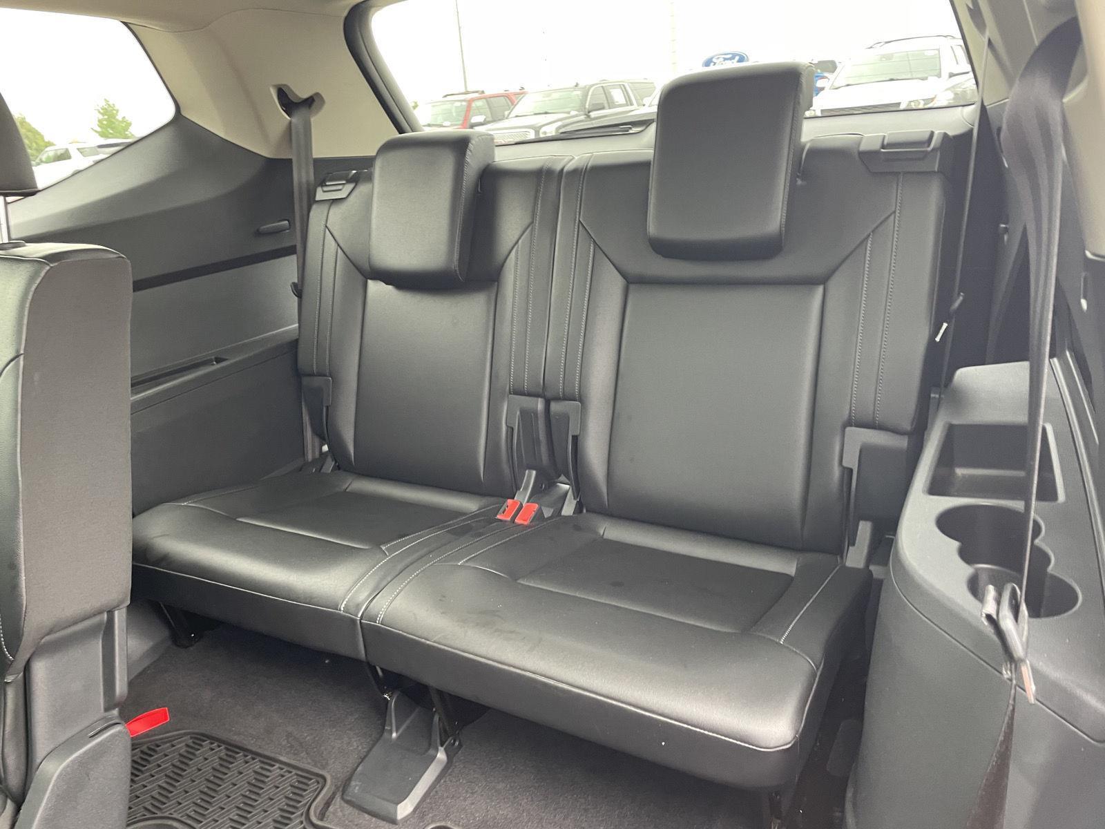 Vehicle photo 21