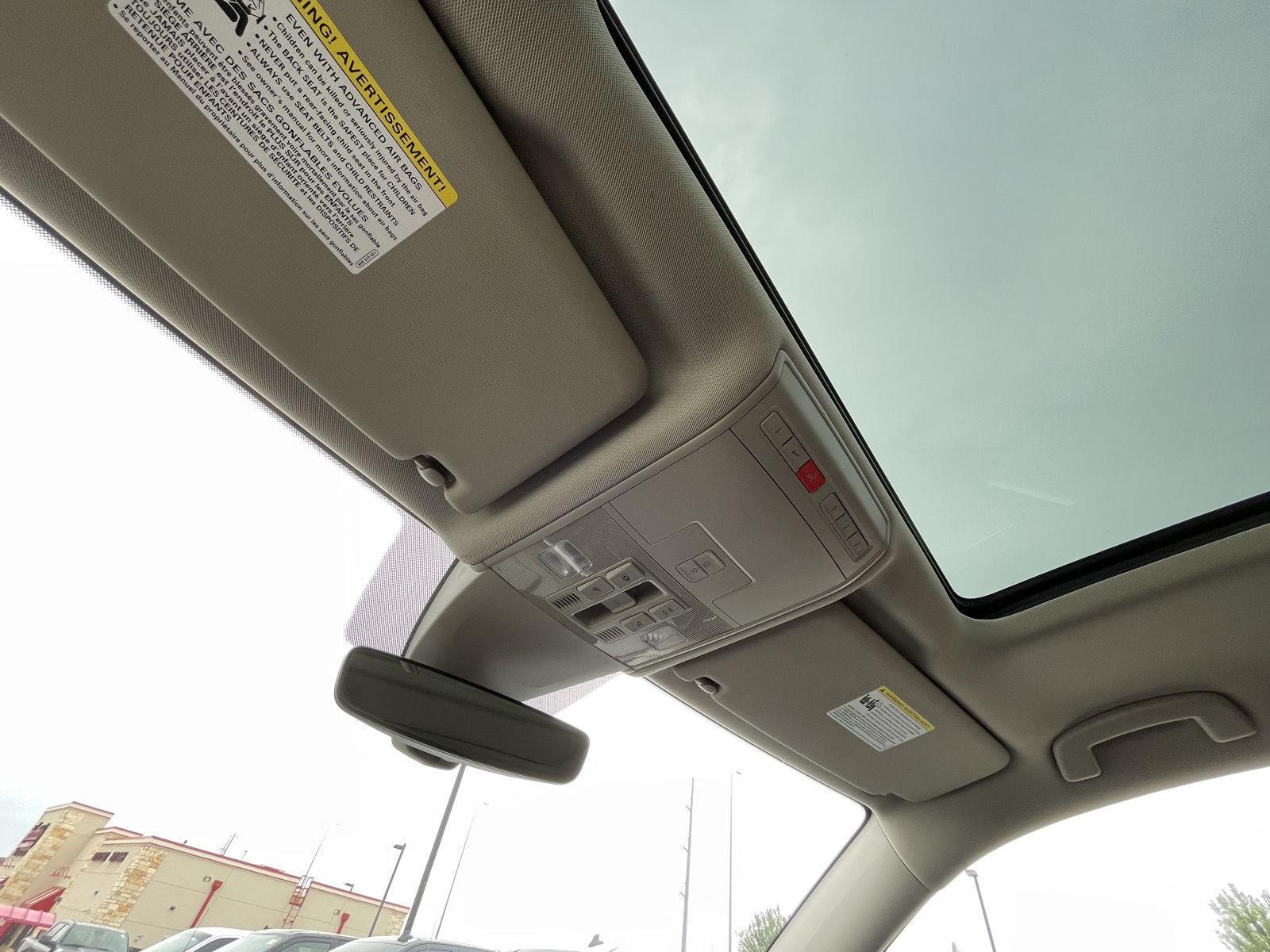 Vehicle photo 22