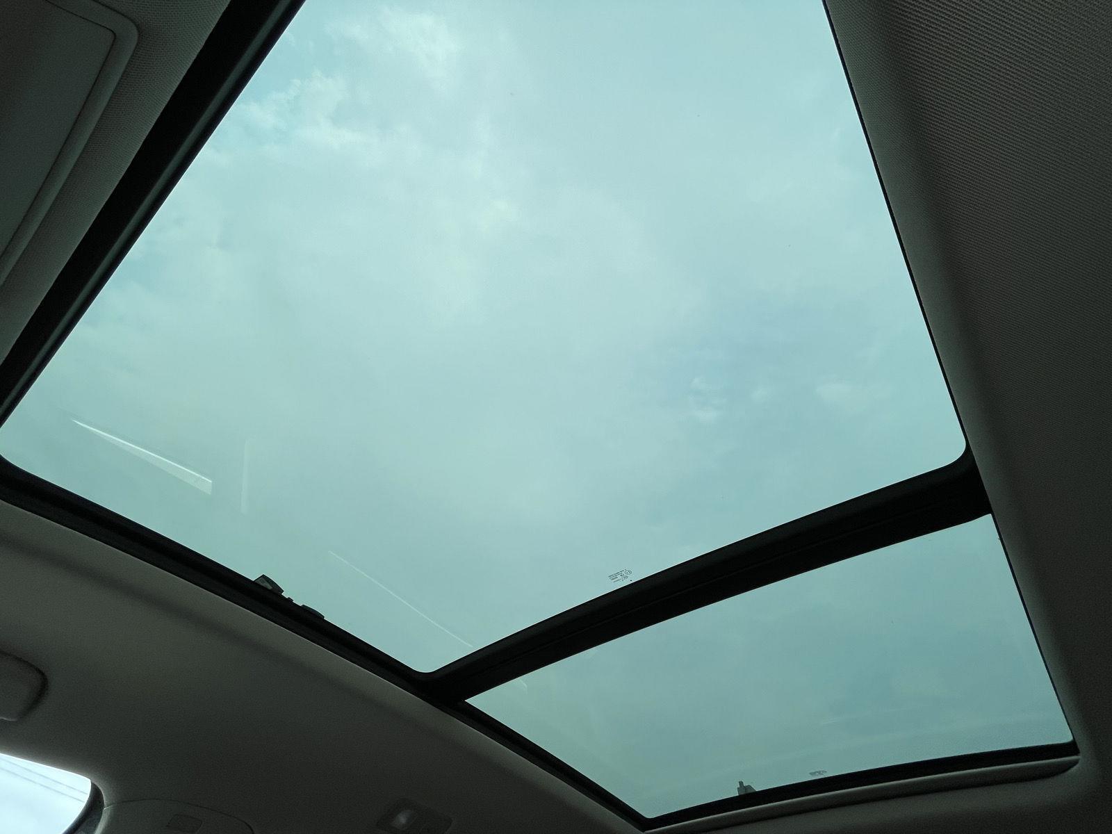Vehicle photo 23