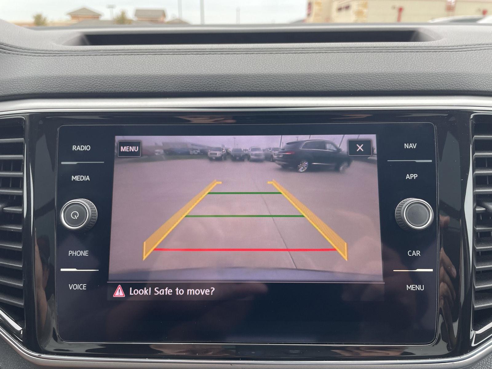 Vehicle photo 25