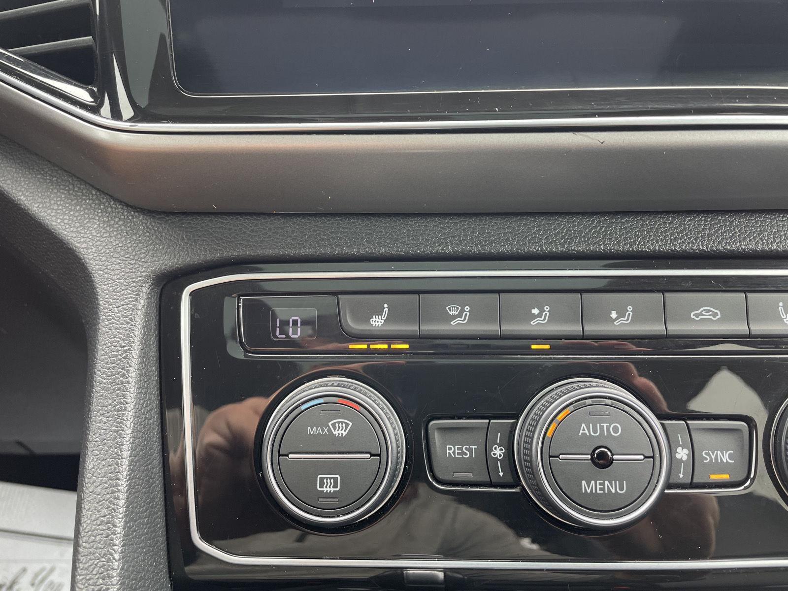Vehicle photo 29