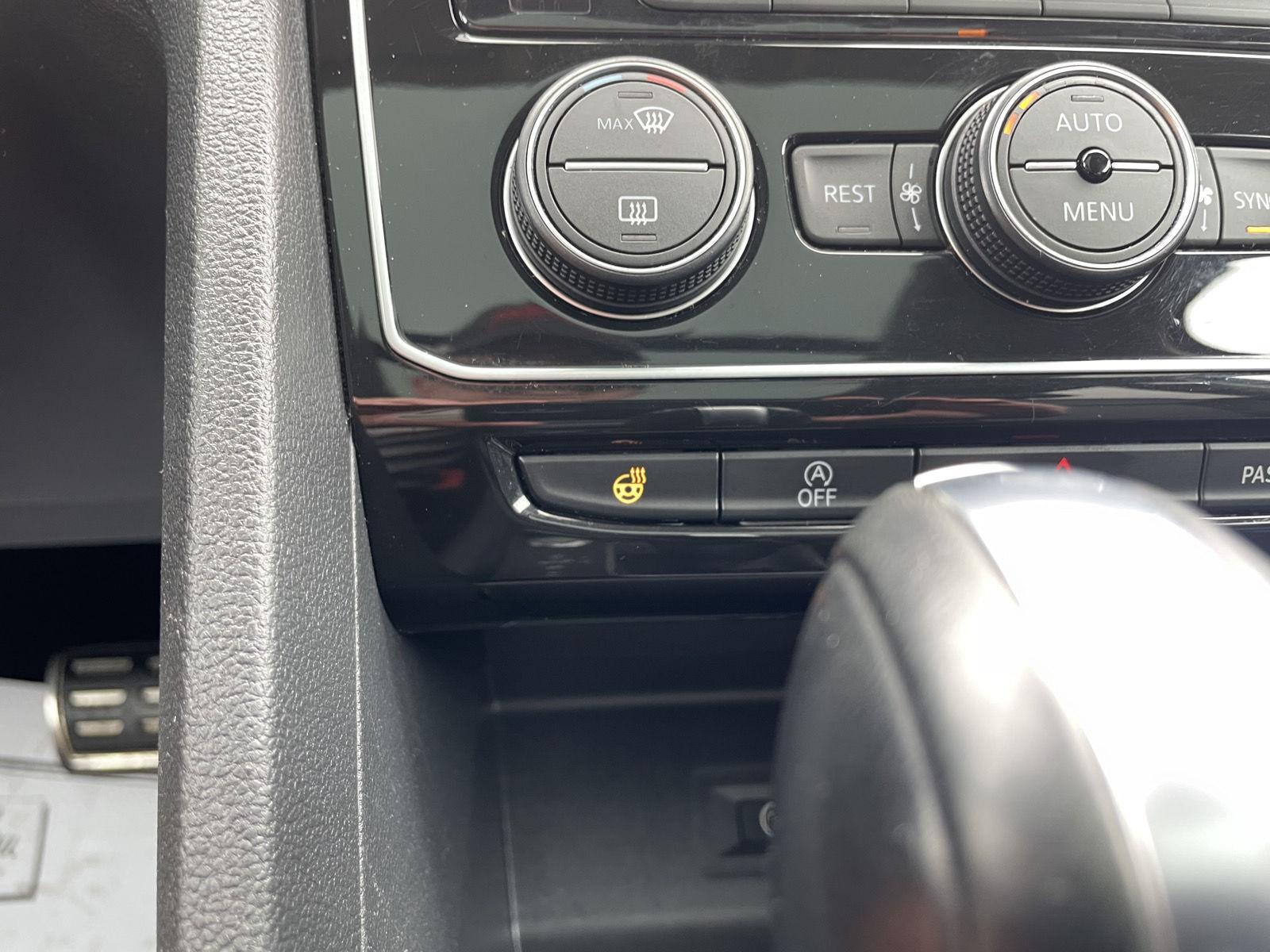 Vehicle photo 30