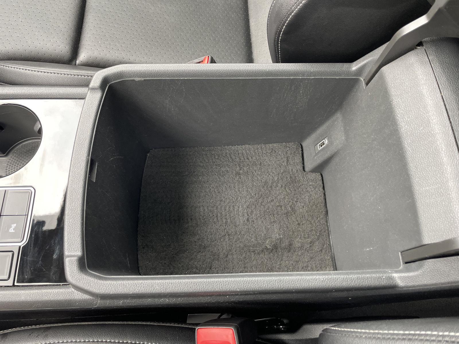 Vehicle photo 34