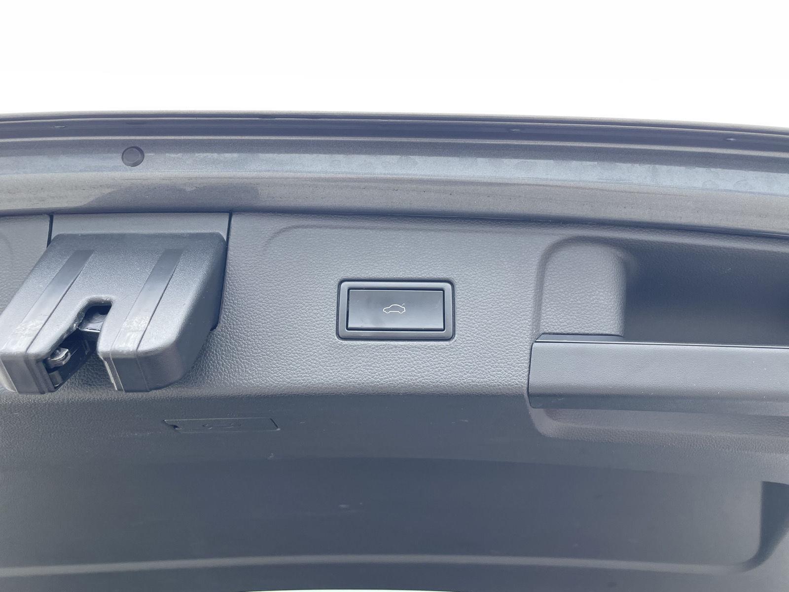 Vehicle photo 39