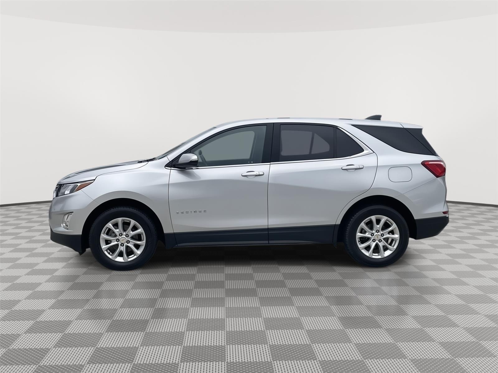 Vehicle photo 2