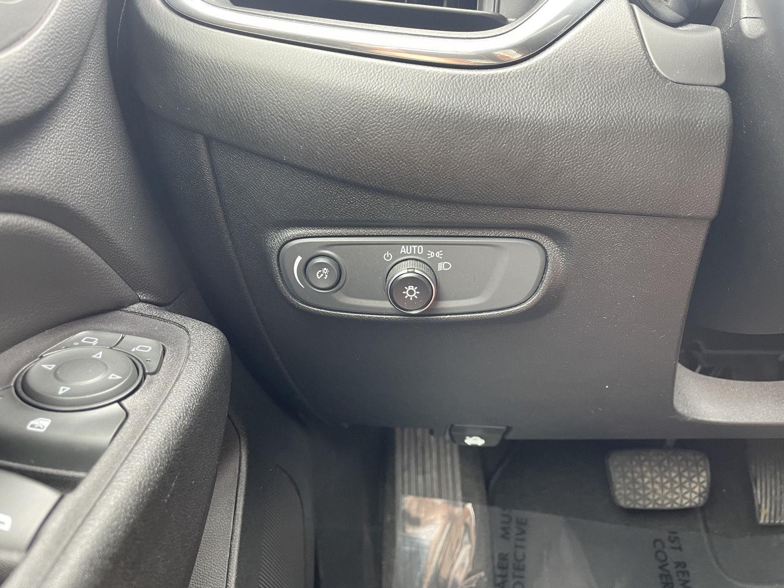 Vehicle photo 15
