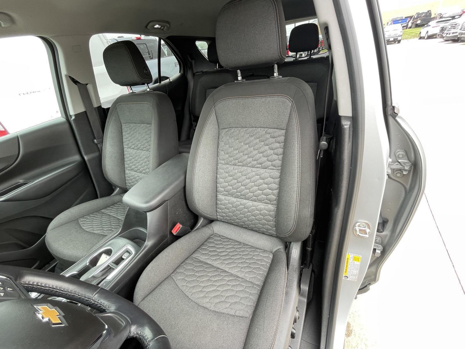 Vehicle photo 17