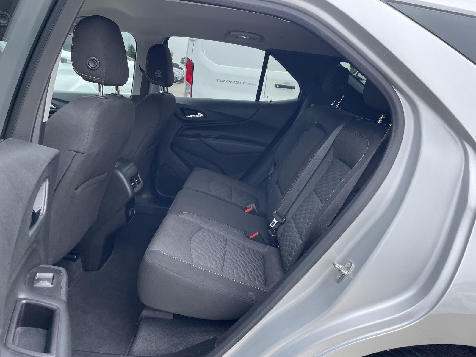 Vehicle photo 19
