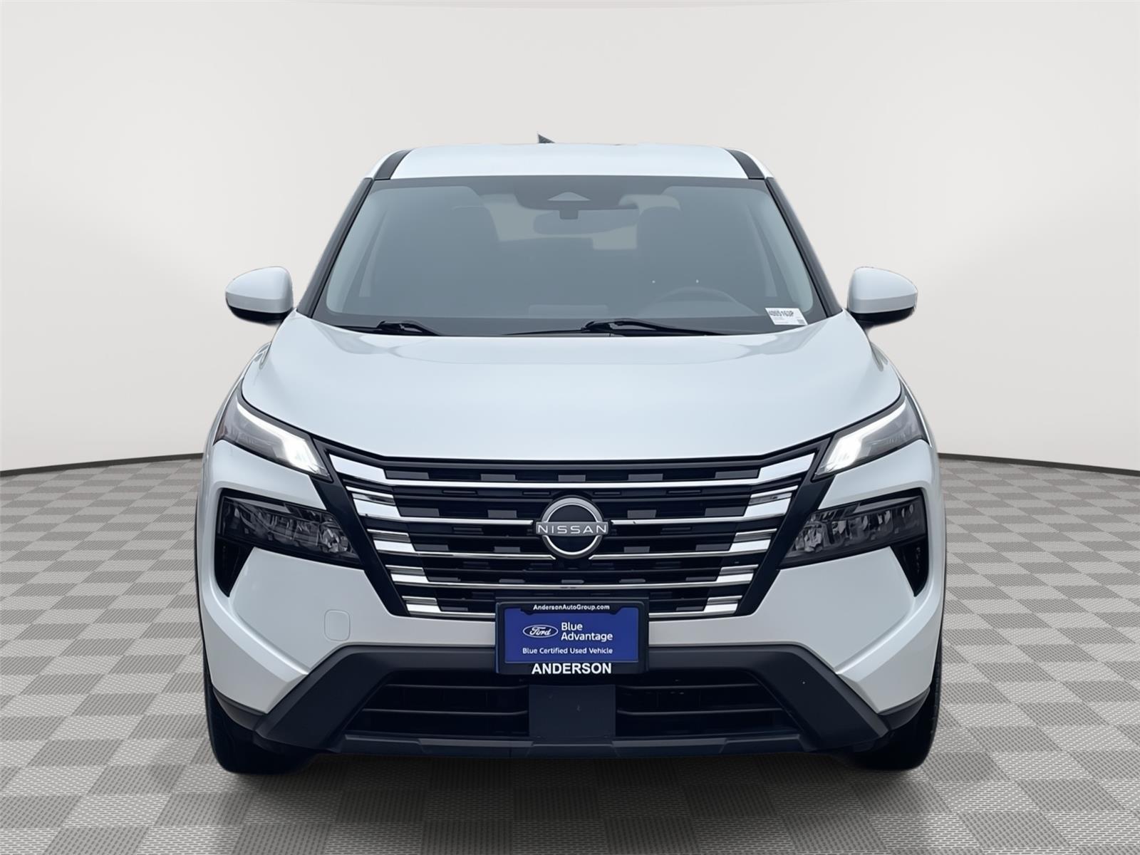 Vehicle photo 4