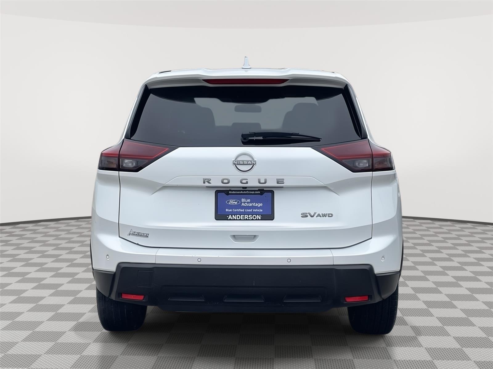 Vehicle photo 8