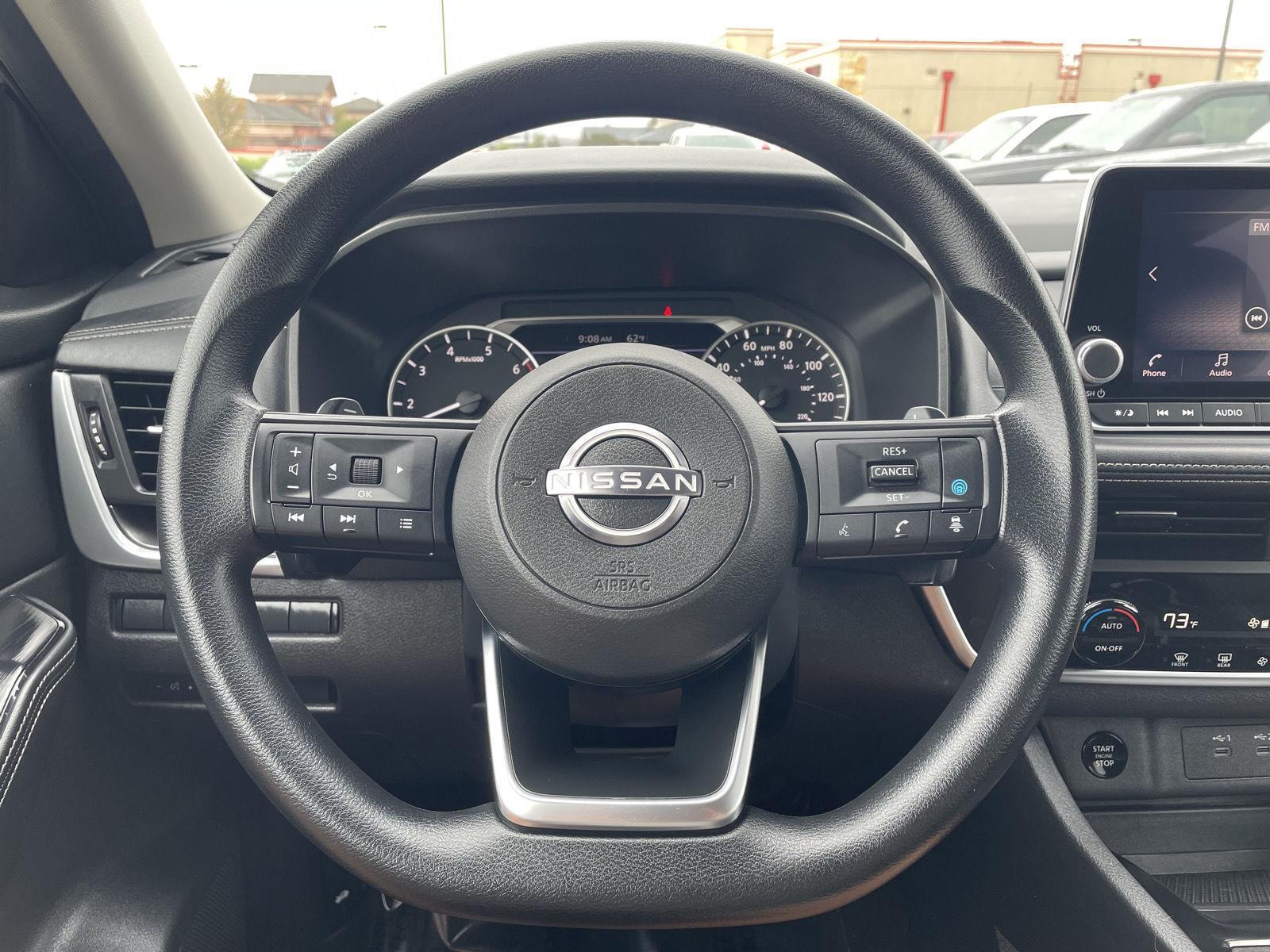 Vehicle photo 12