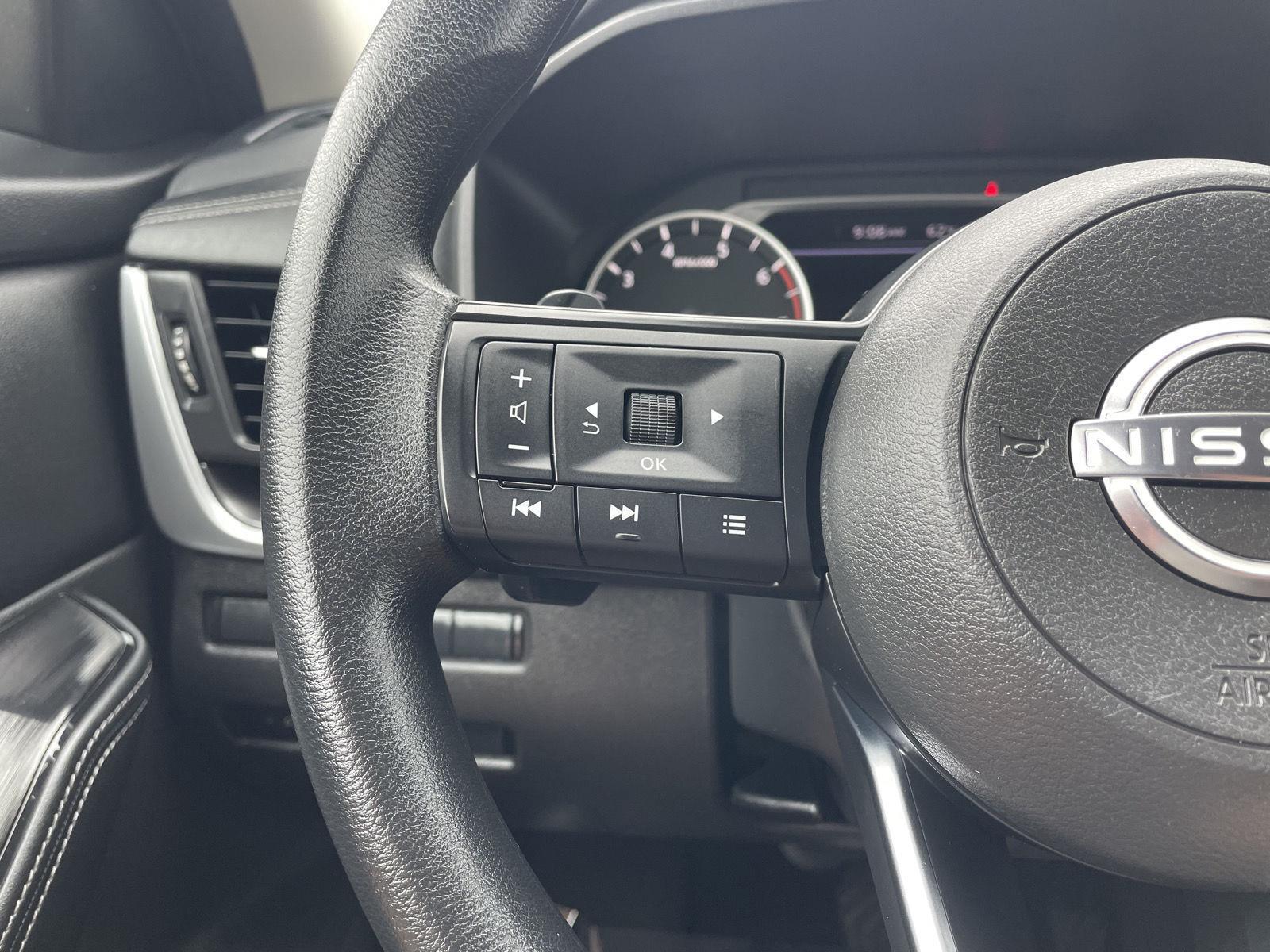 Vehicle photo 13