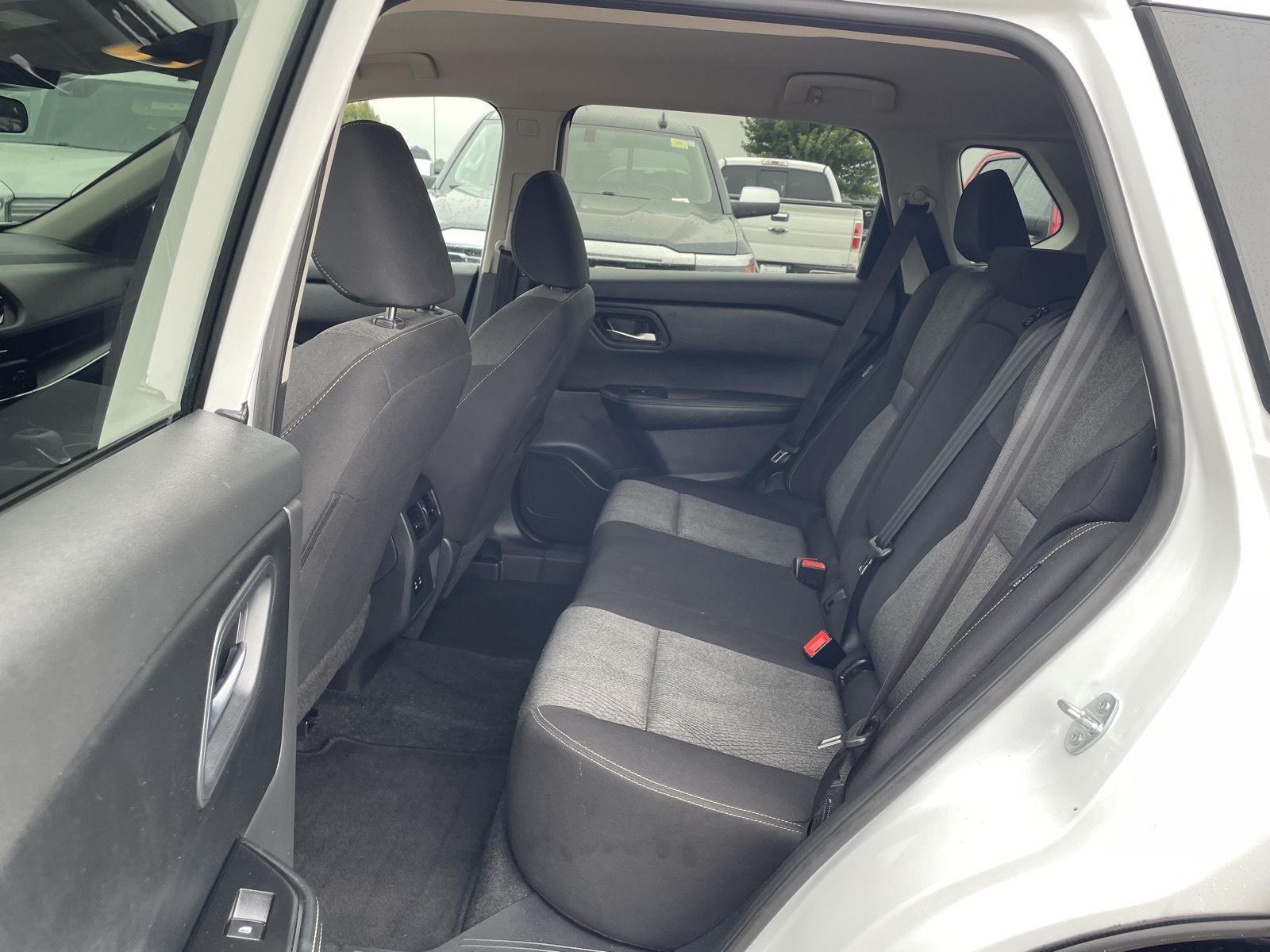 Vehicle photo 20