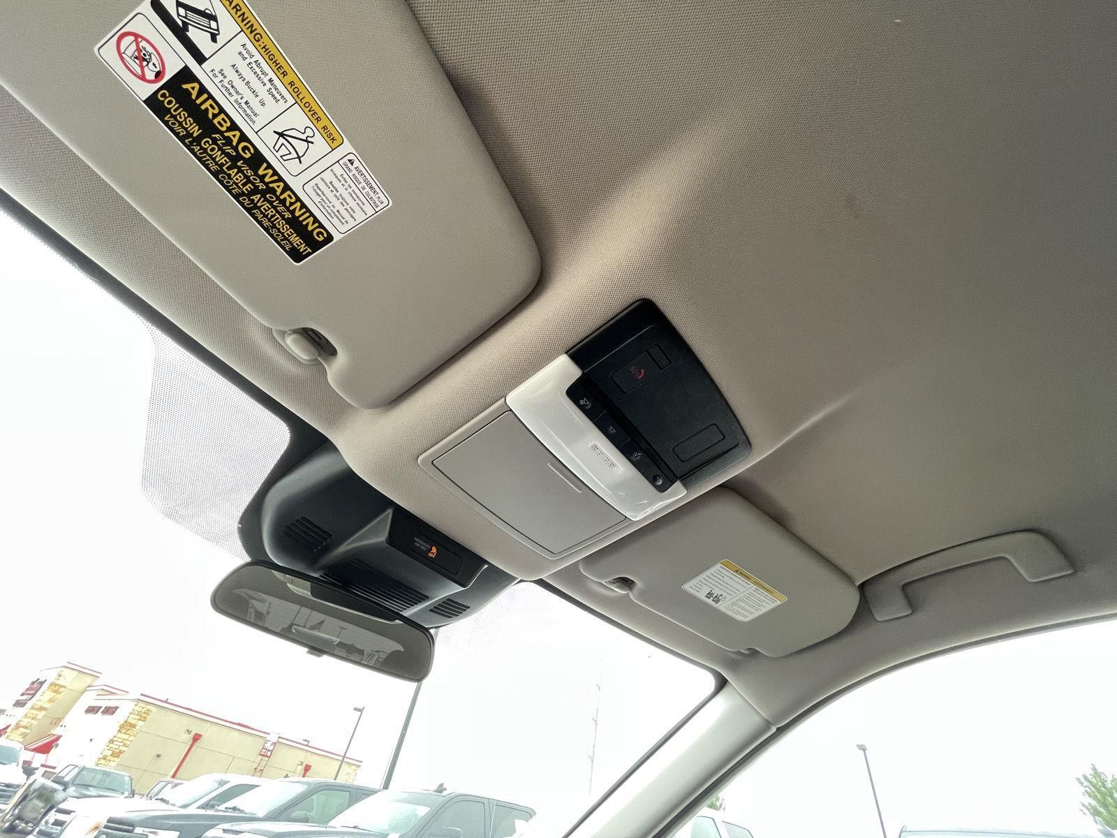 Vehicle photo 21