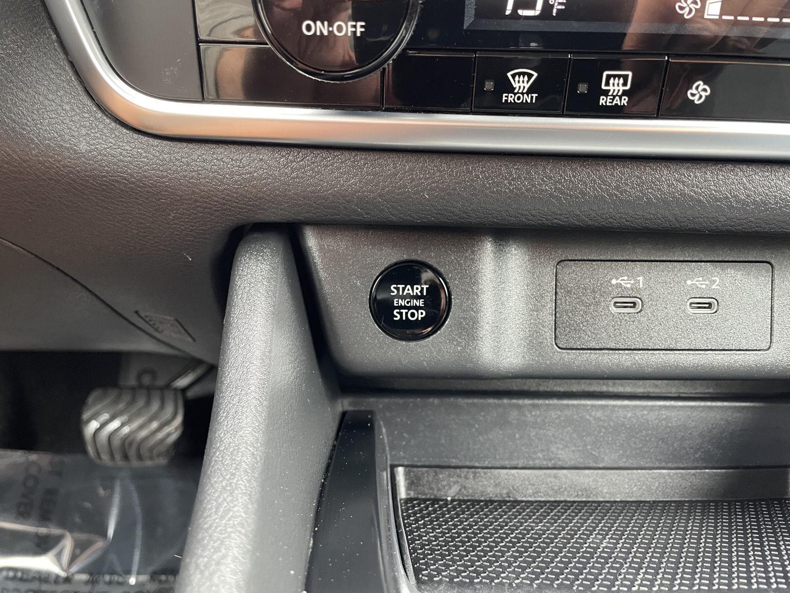 Vehicle photo 24