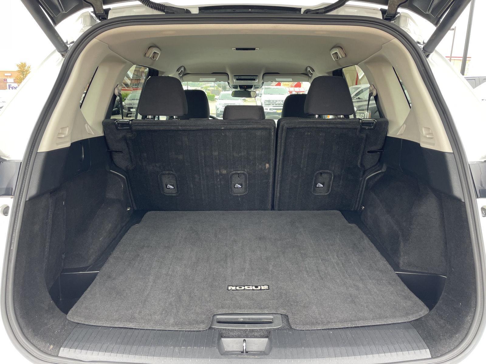 Vehicle photo 34