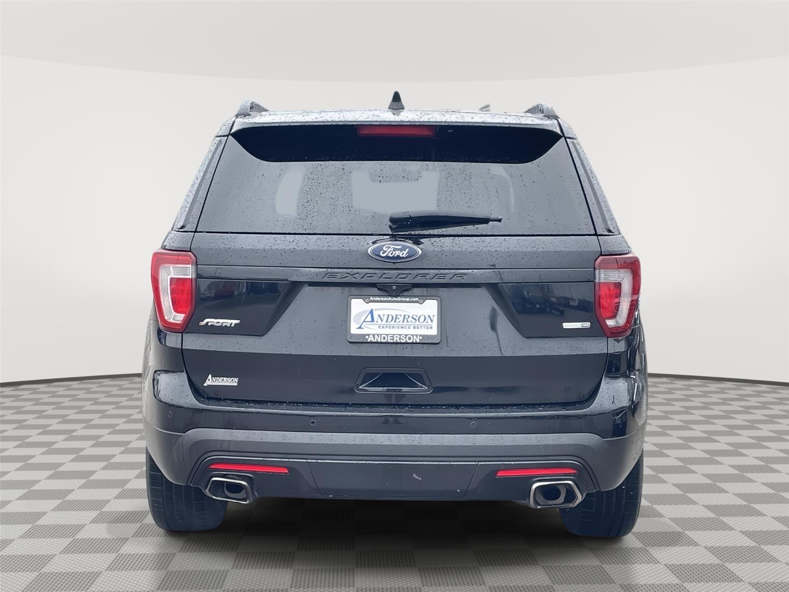 Vehicle photo 8