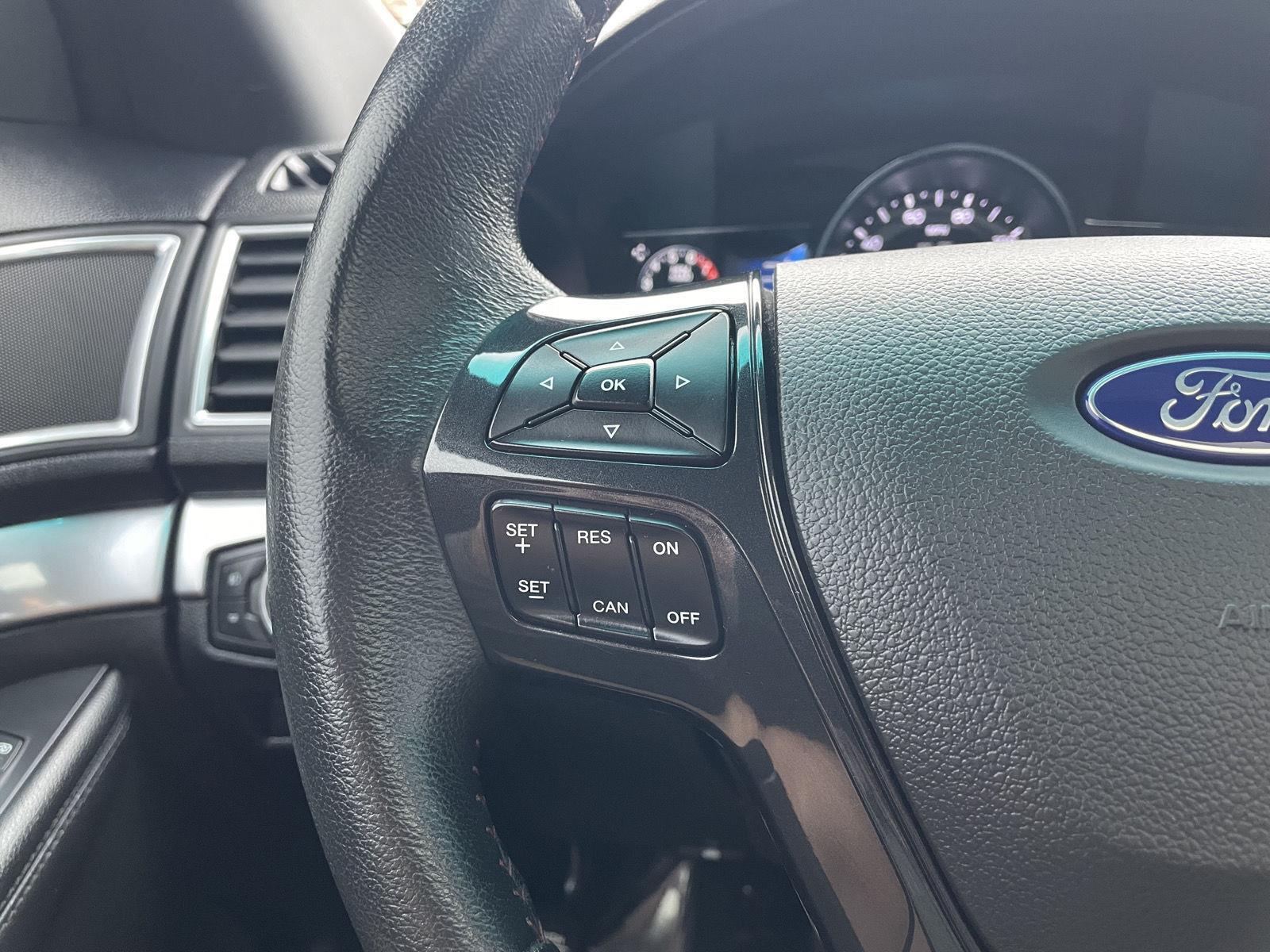 Vehicle photo 13