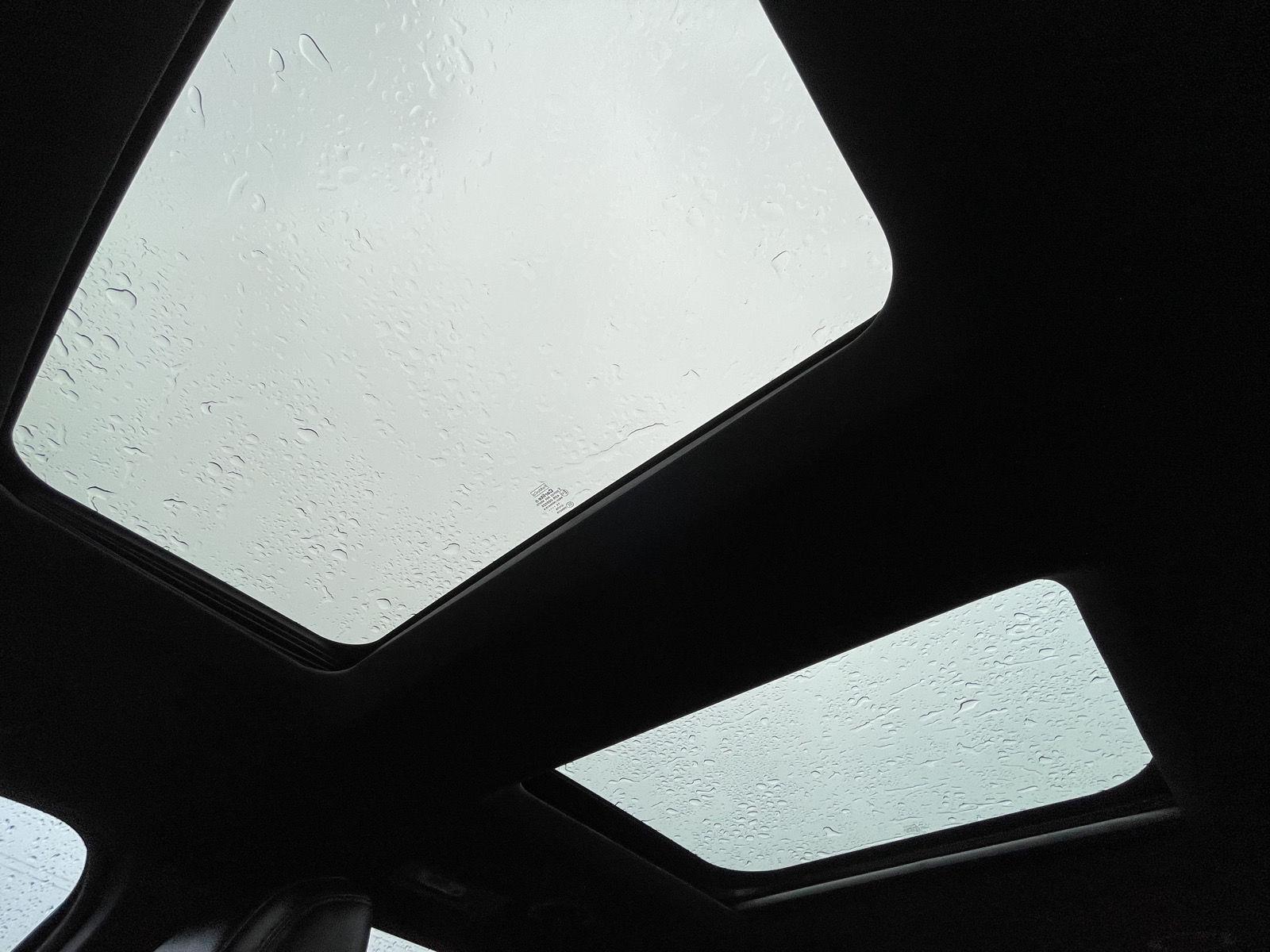 Vehicle photo 23