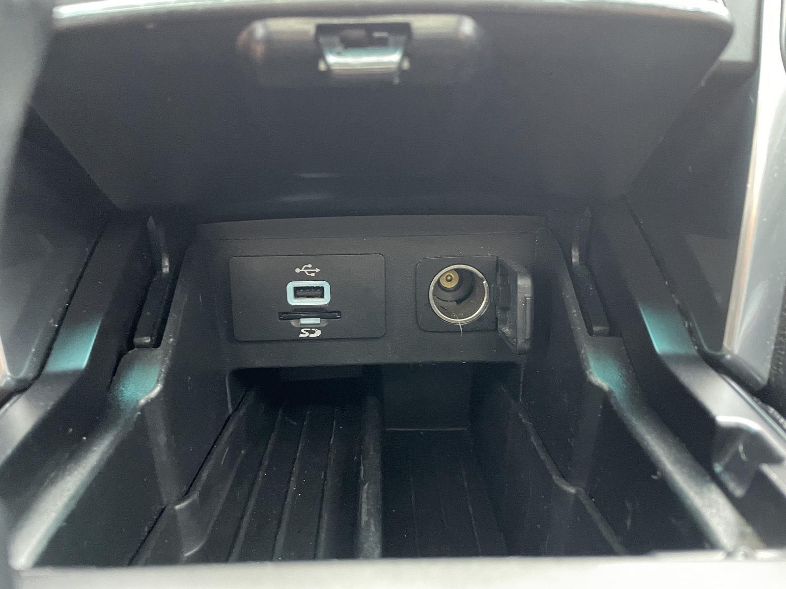 Vehicle photo 31
