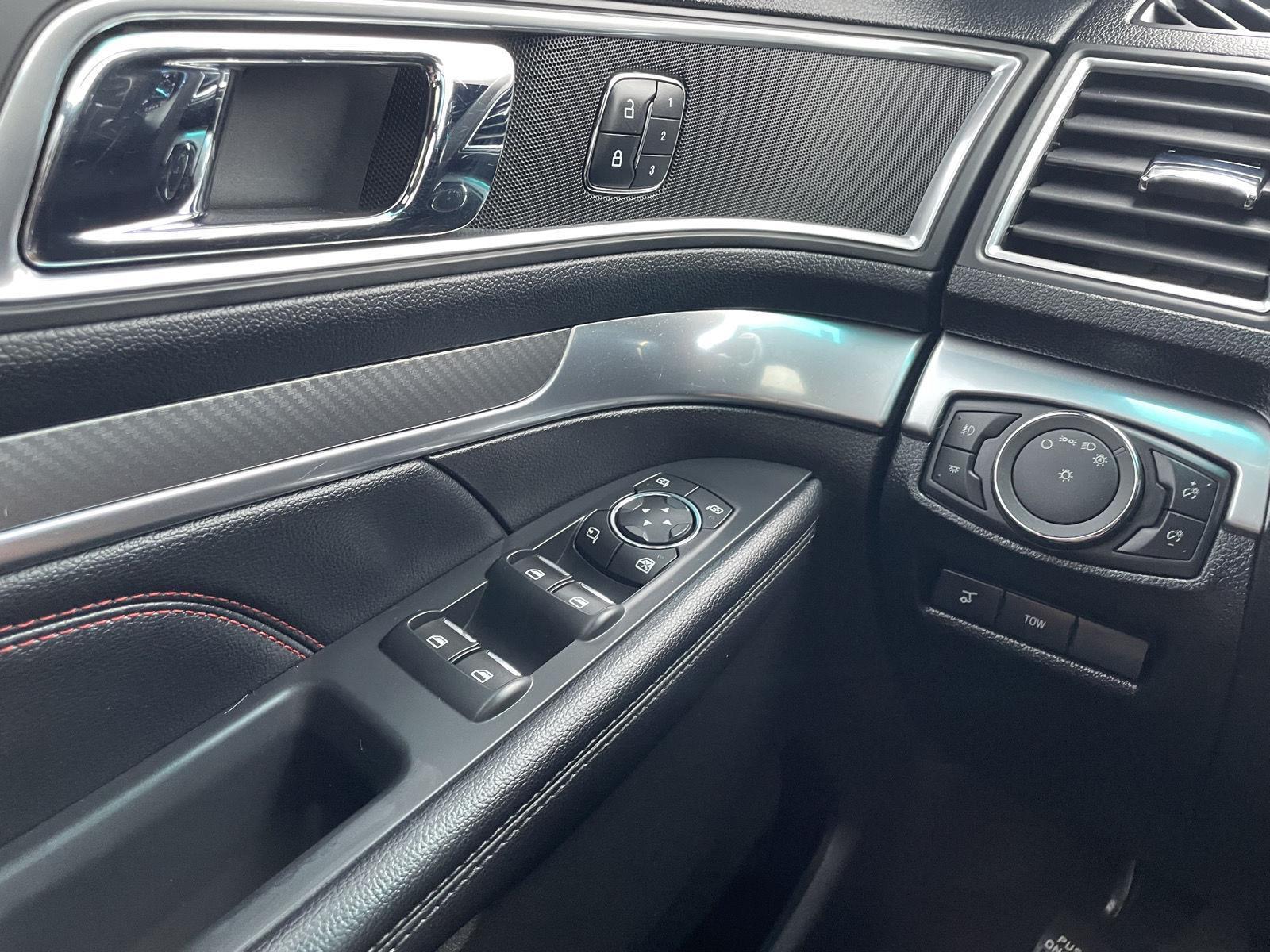 Vehicle photo 32