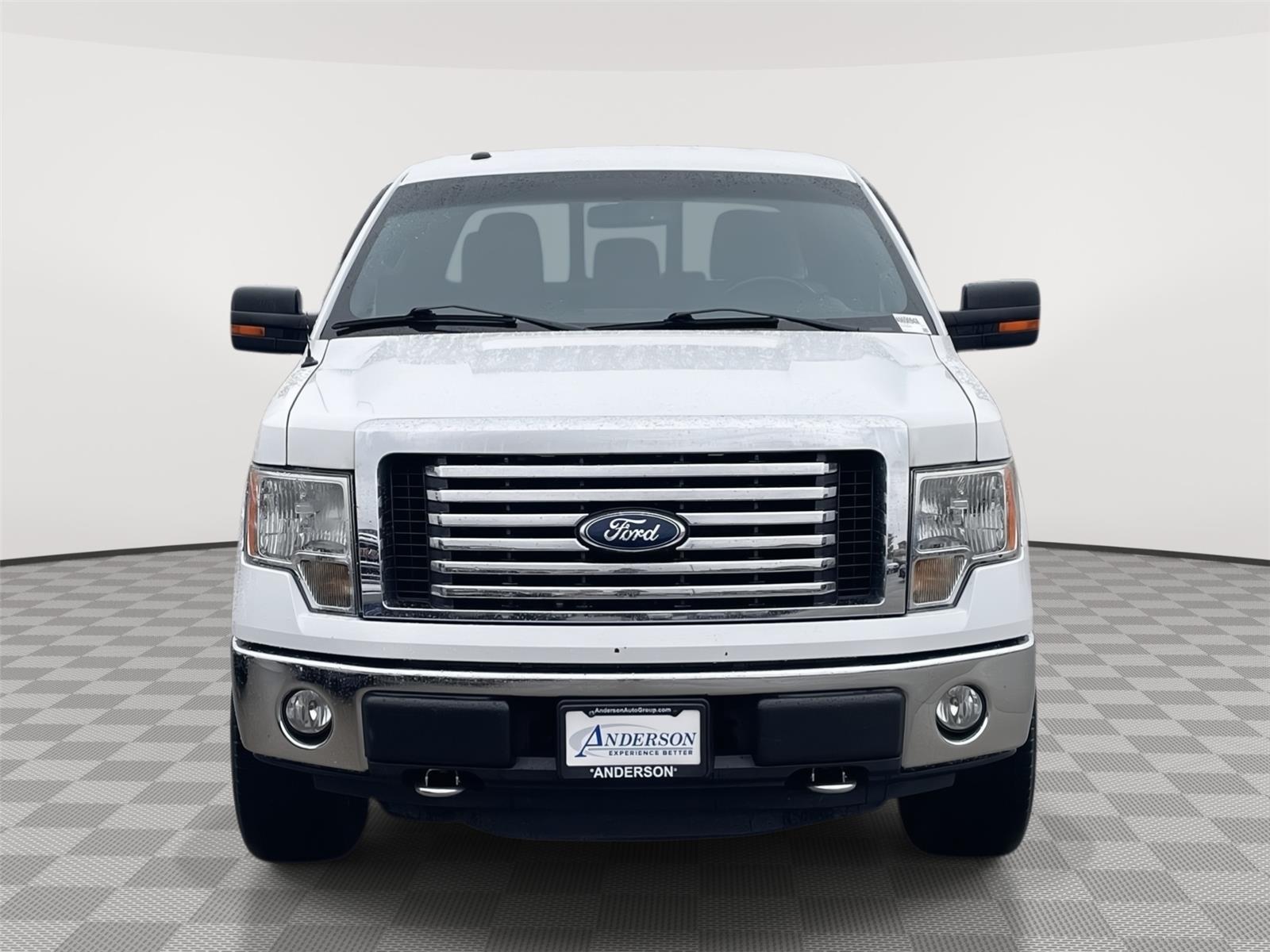 Vehicle photo 4