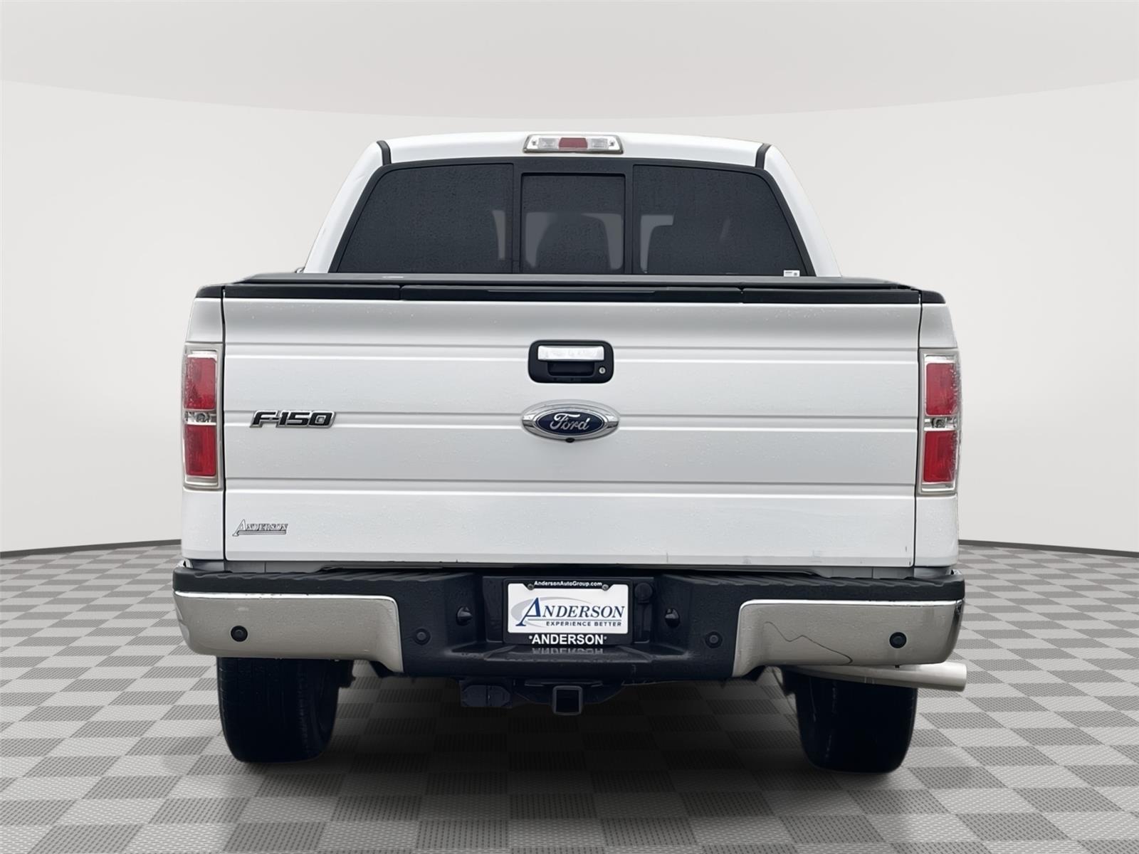 Vehicle photo 8
