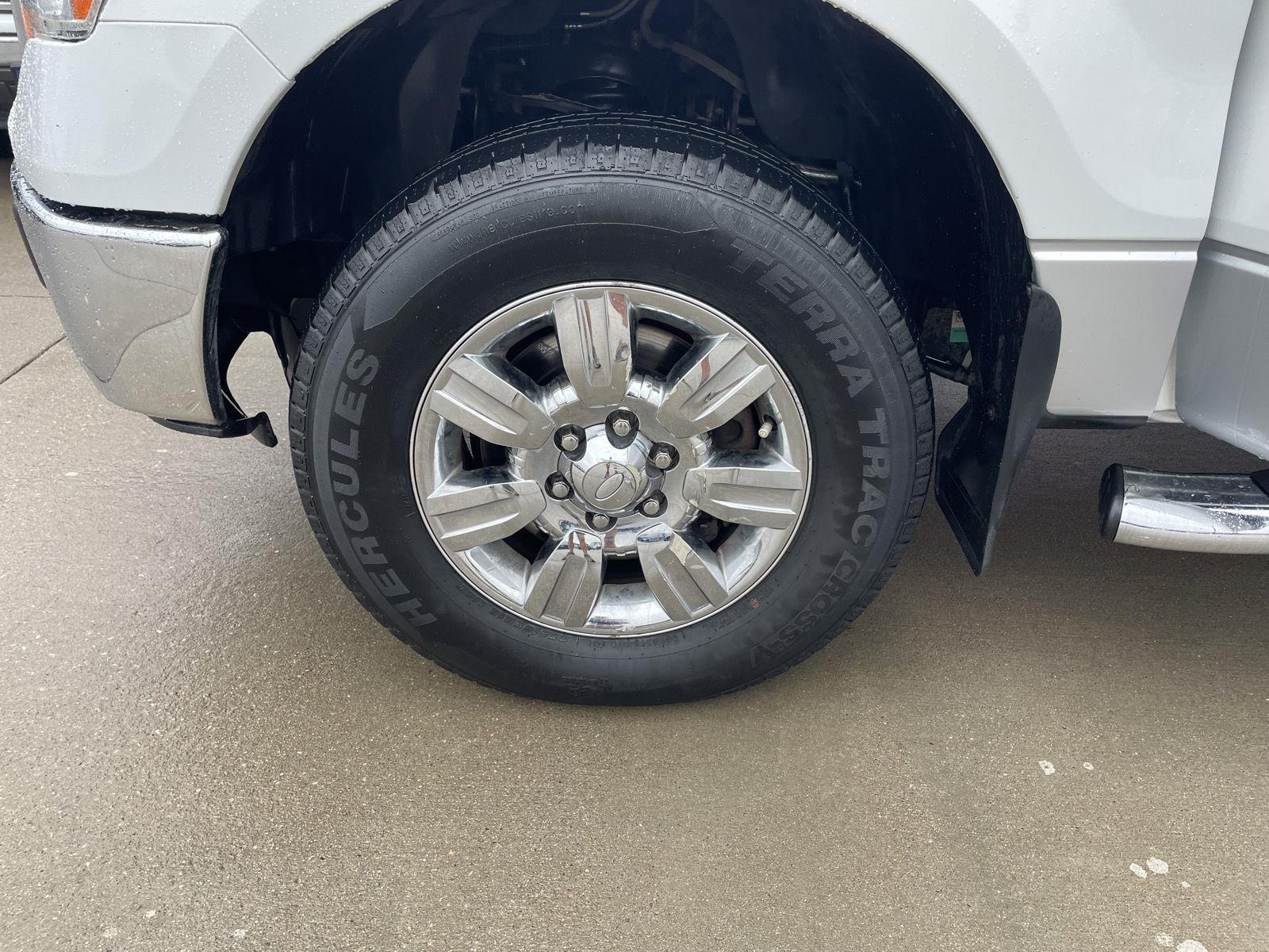 Vehicle photo 10