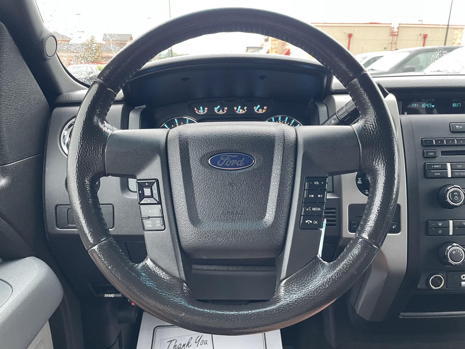 Vehicle photo 12