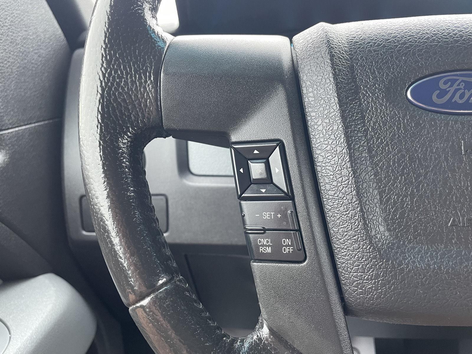 Vehicle photo 13