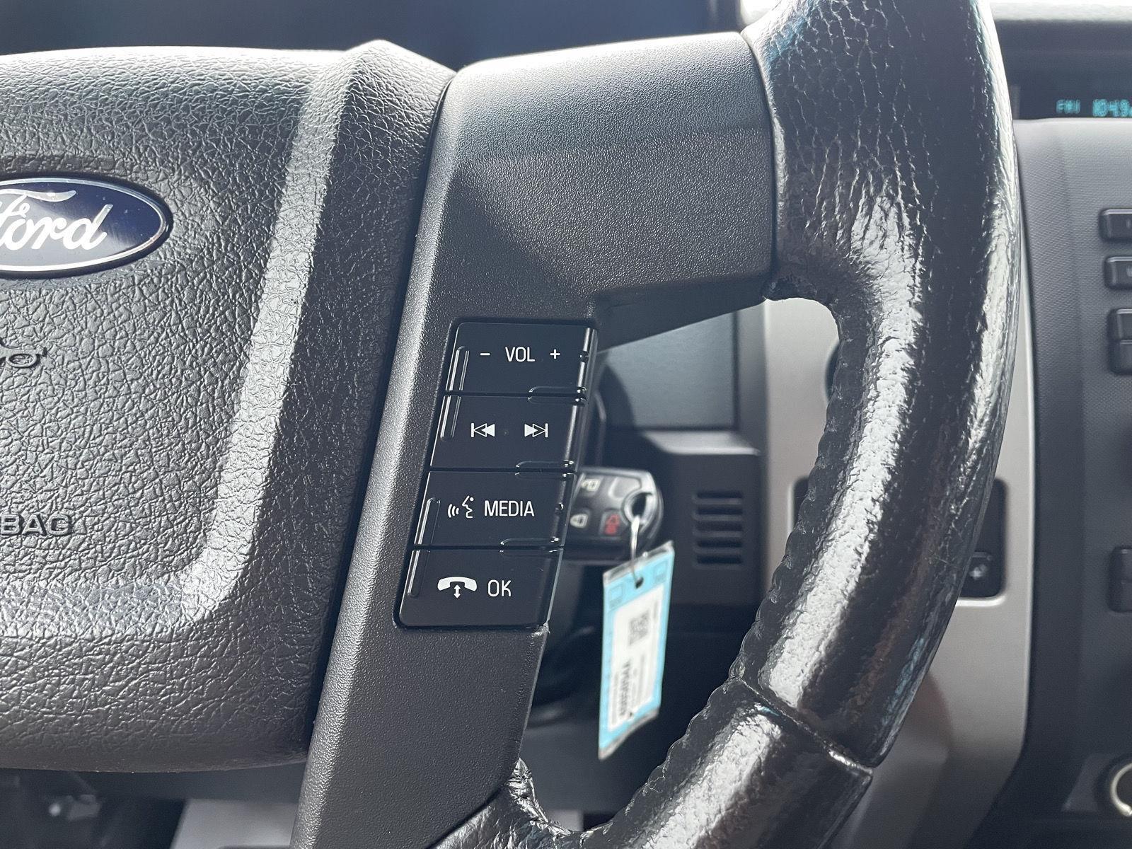 Vehicle photo 14