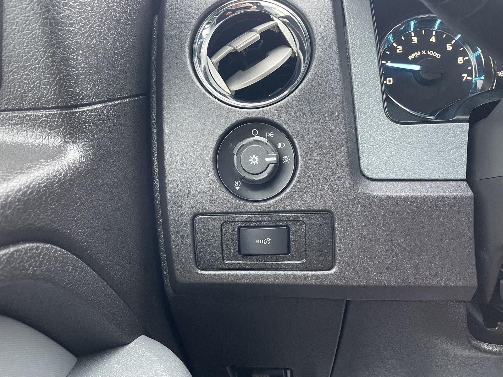 Vehicle photo 16