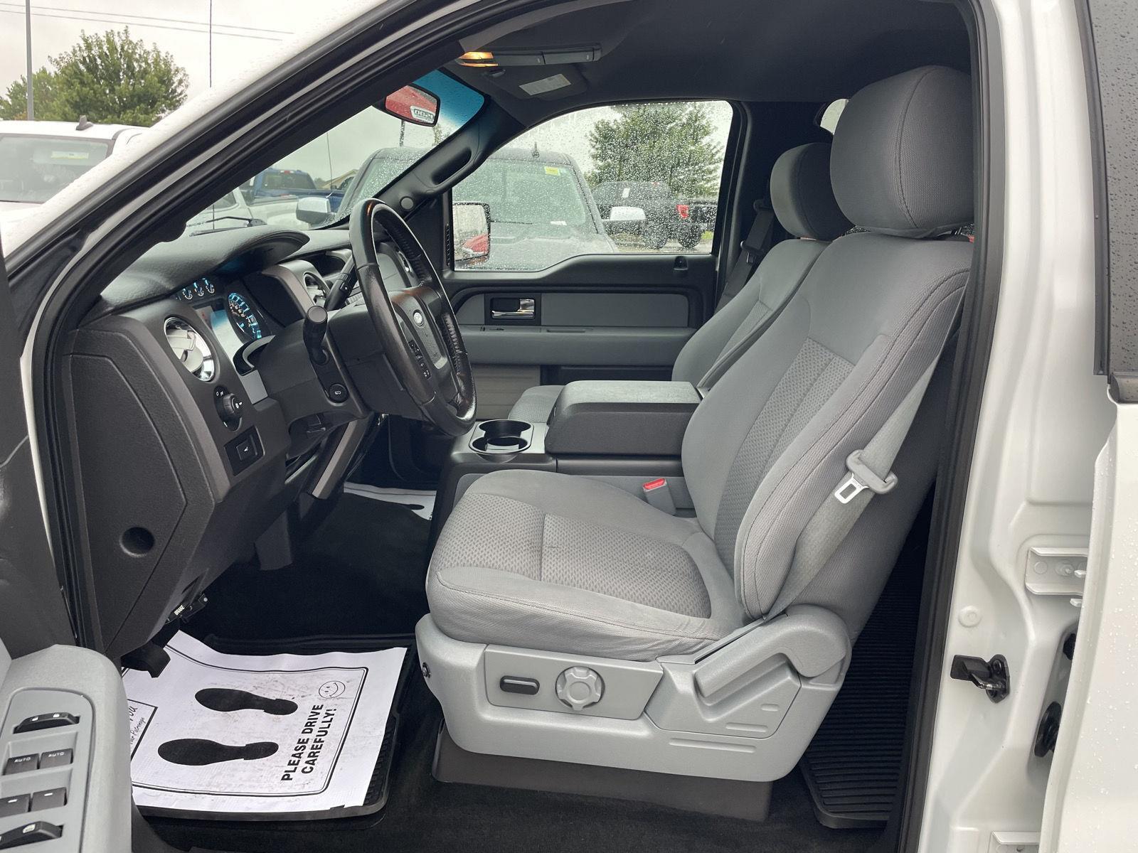 Vehicle photo 17