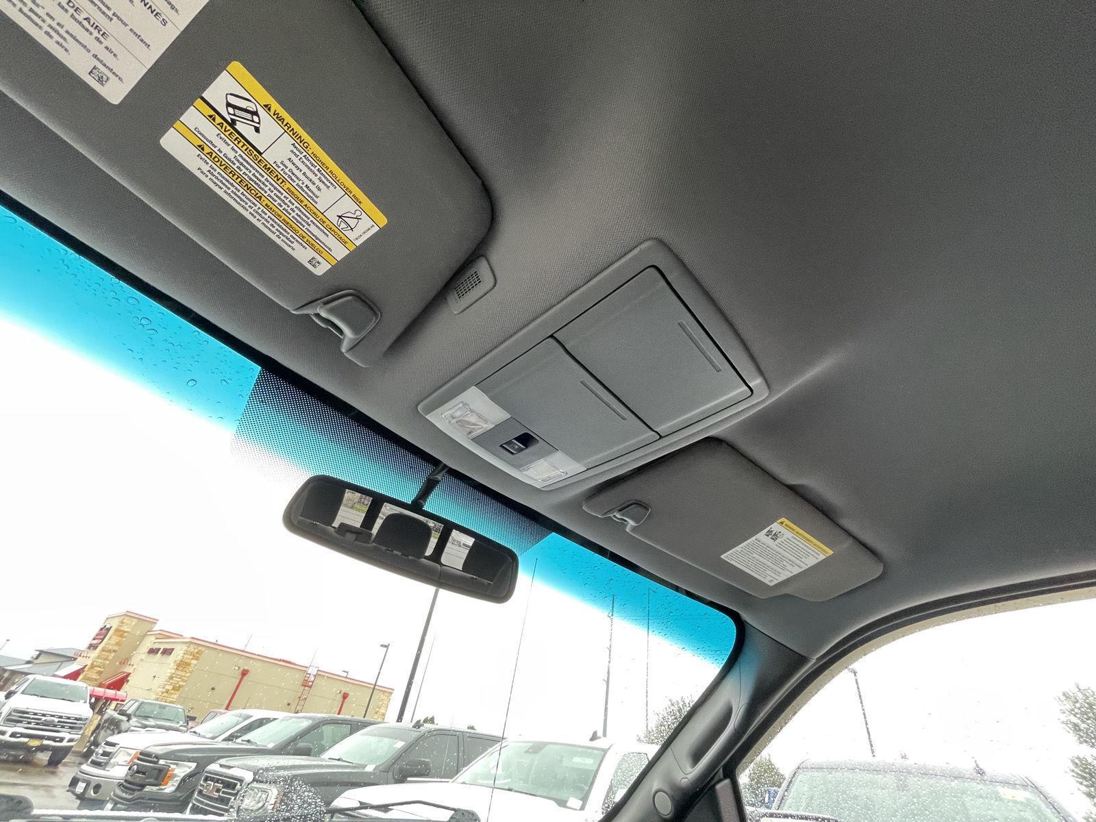 Vehicle photo 21