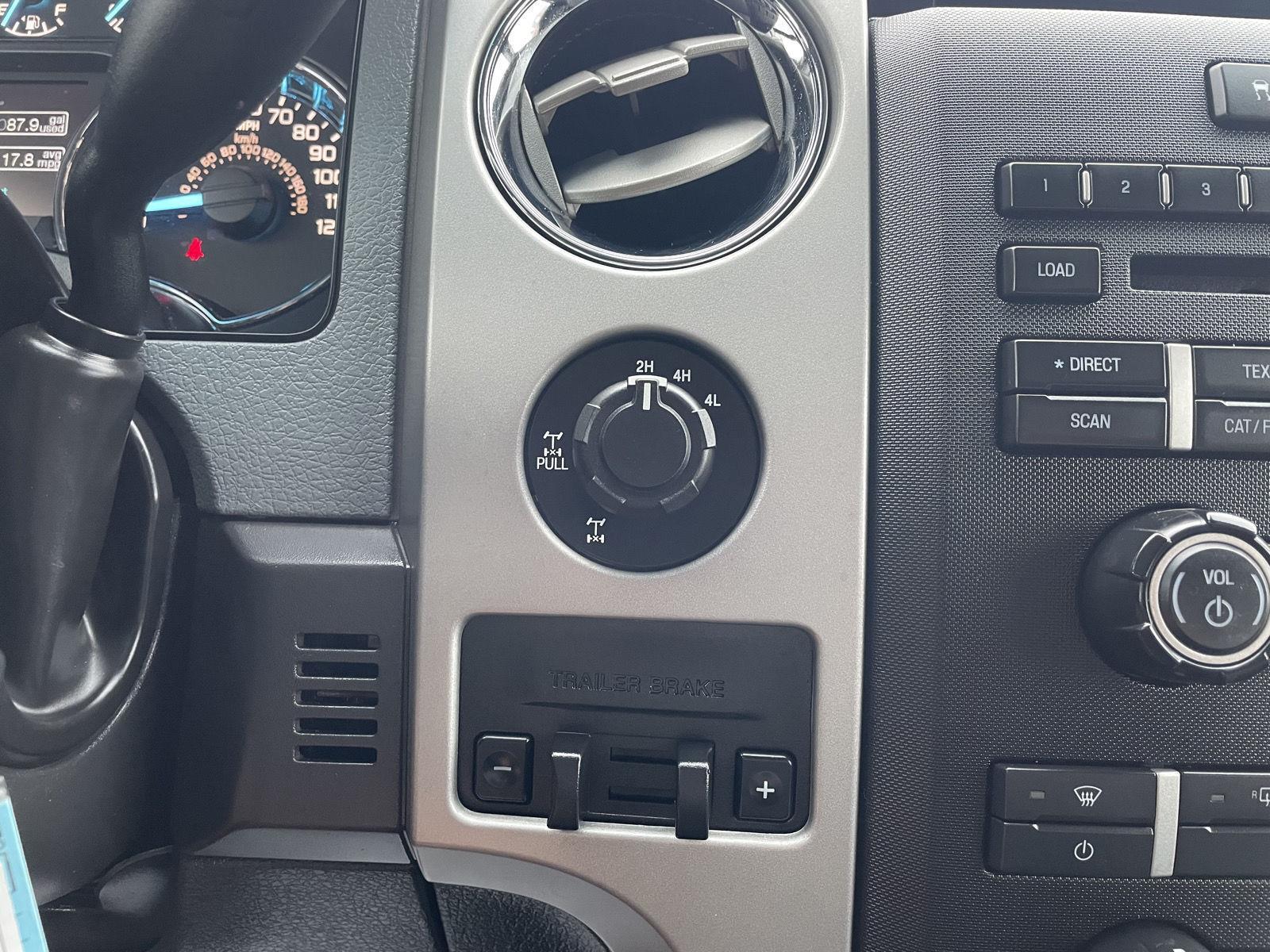 Vehicle photo 26