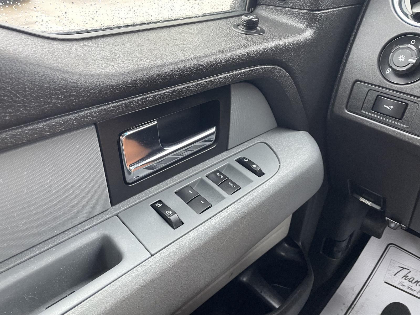 Vehicle photo 27