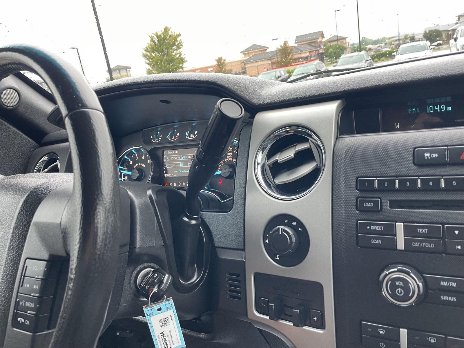 Vehicle photo 28