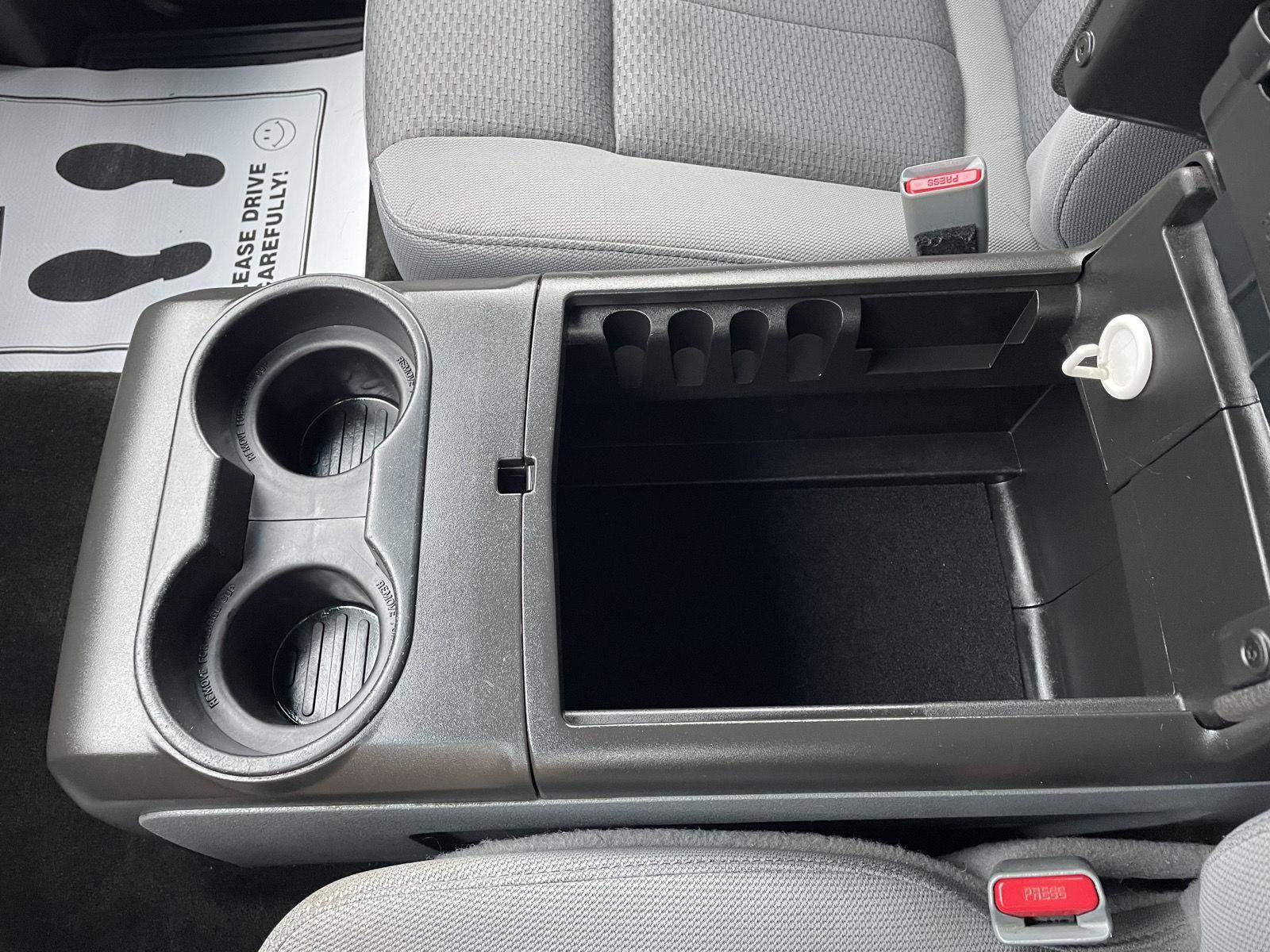 Vehicle photo 29