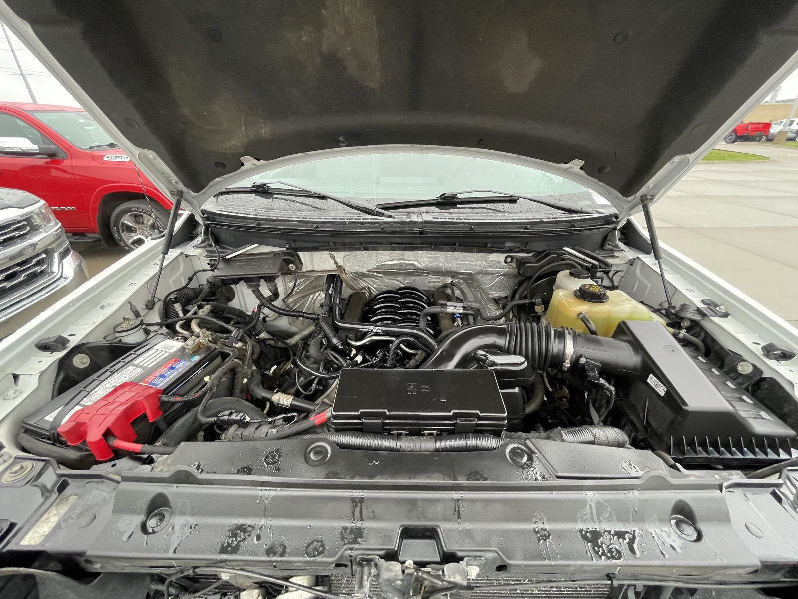 Vehicle photo 32