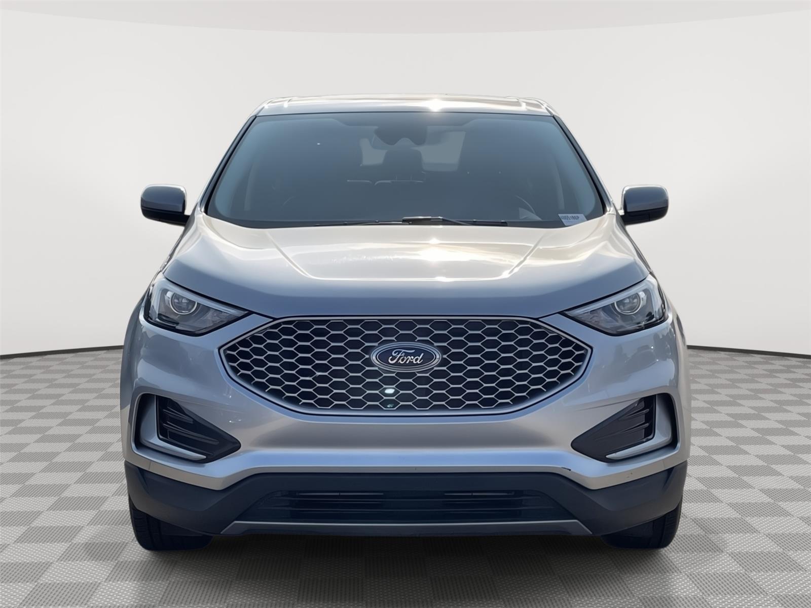 Vehicle photo 4