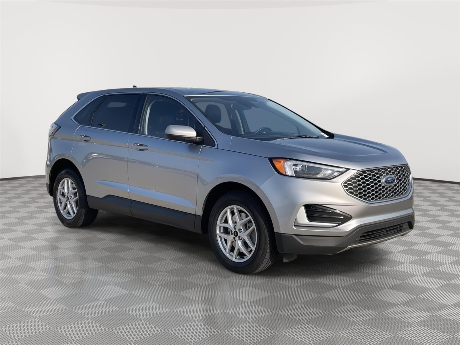 Vehicle photo 5