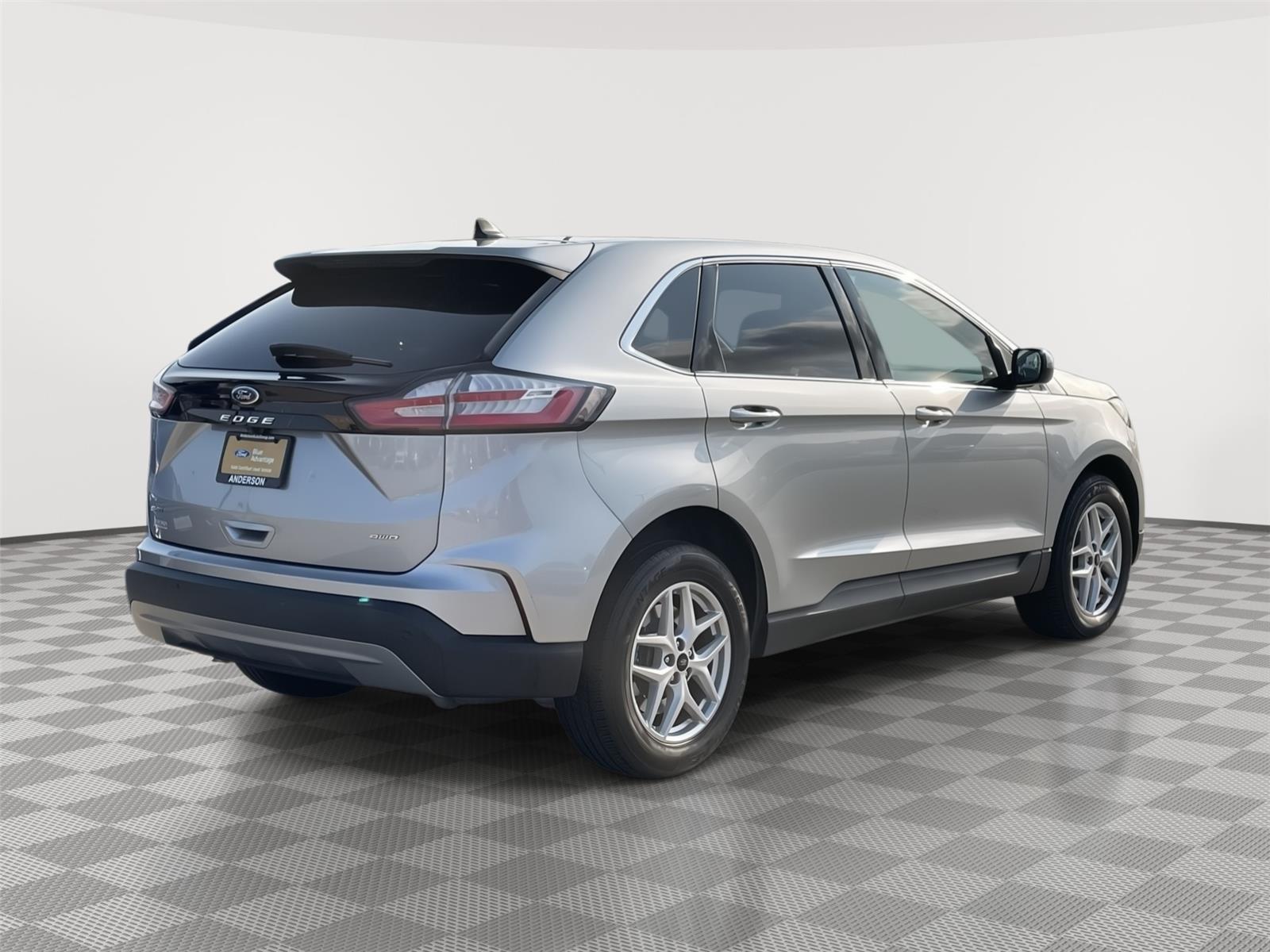 Vehicle photo 7